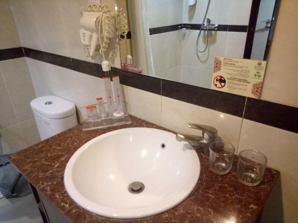 Tjokro Hotel Klaten Ngoại thất bức ảnh