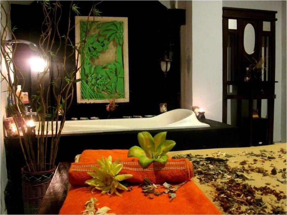 Tjokro Hotel Klaten Ngoại thất bức ảnh