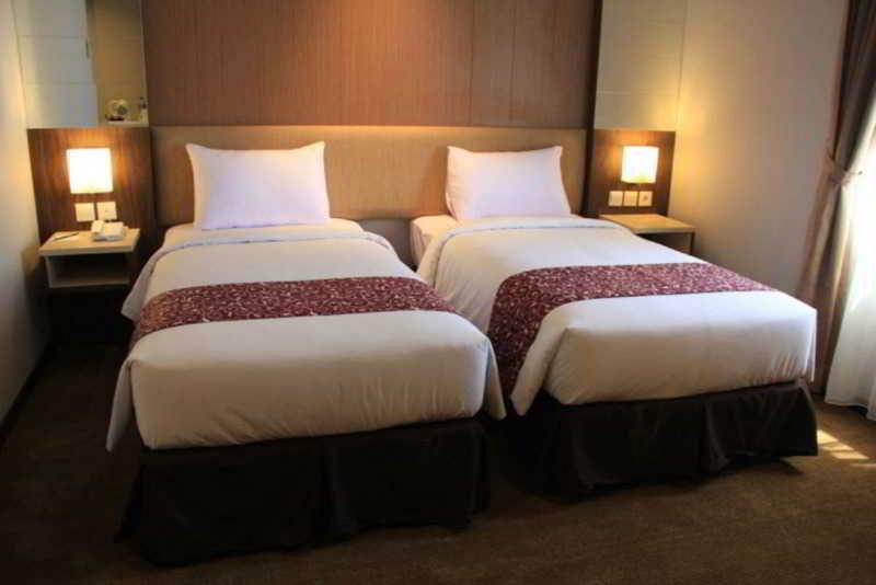 Tjokro Hotel Klaten Ngoại thất bức ảnh