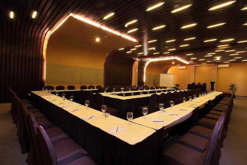 Tjokro Hotel Klaten Ngoại thất bức ảnh