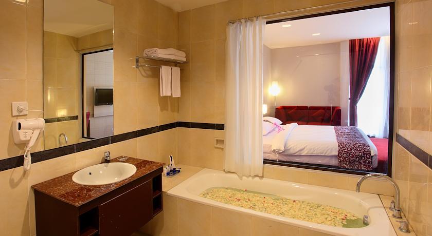 Tjokro Hotel Klaten Ngoại thất bức ảnh