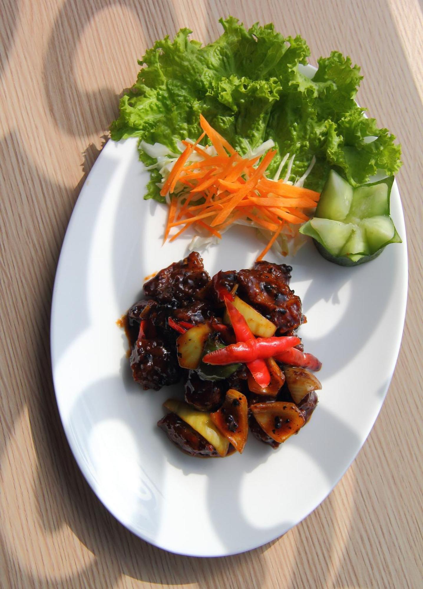 Tjokro Hotel Klaten Ngoại thất bức ảnh