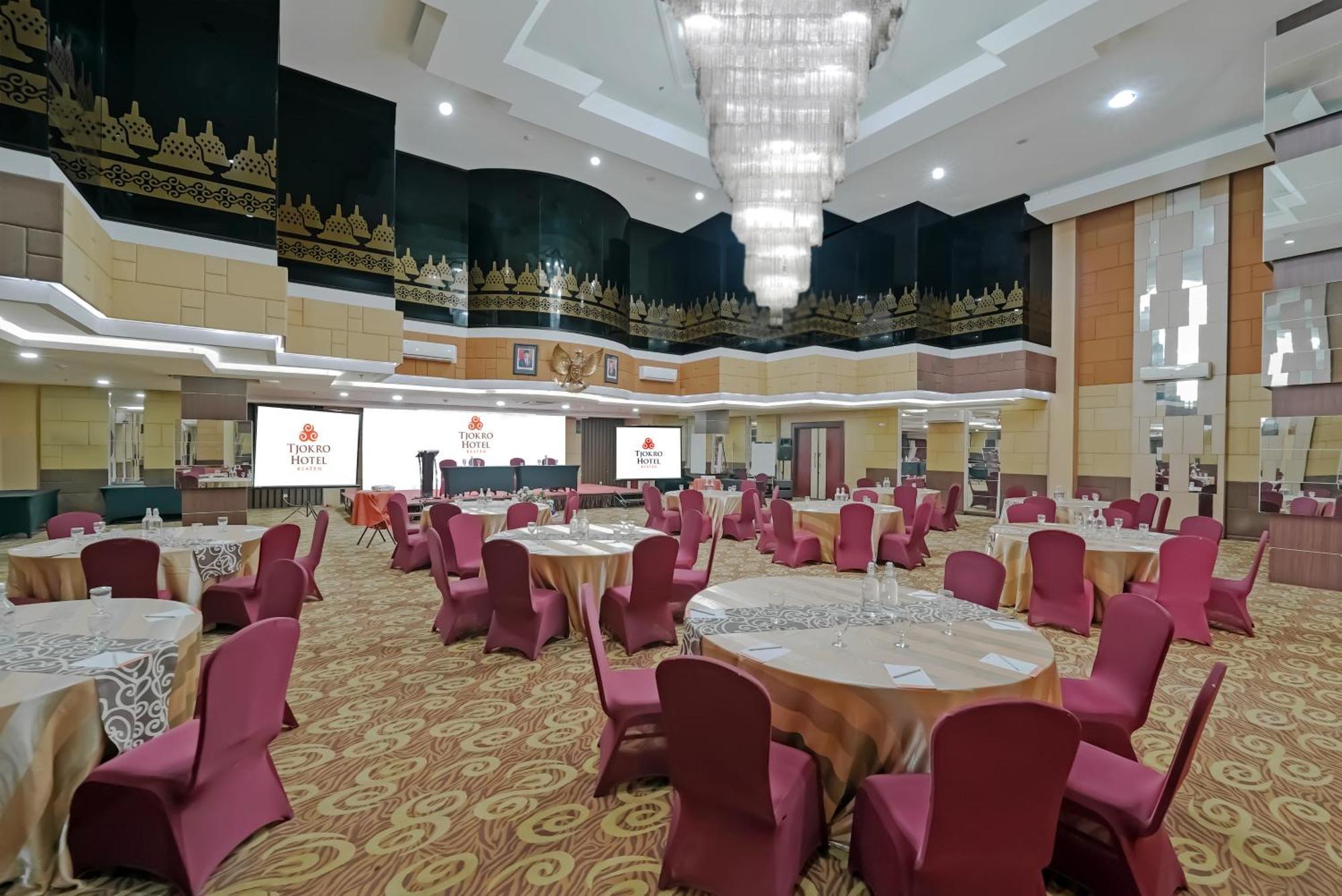 Tjokro Hotel Klaten Ngoại thất bức ảnh