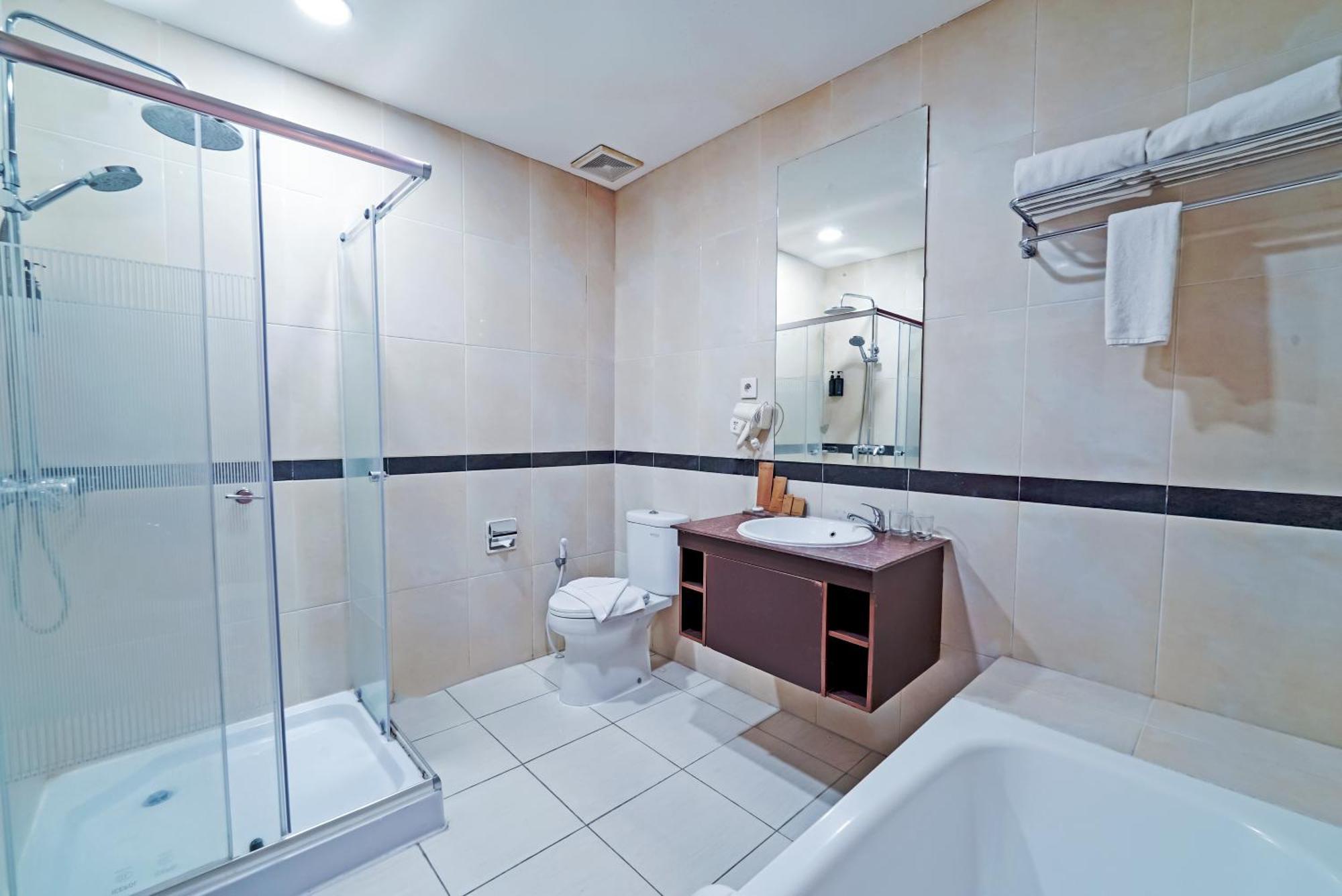 Tjokro Hotel Klaten Ngoại thất bức ảnh