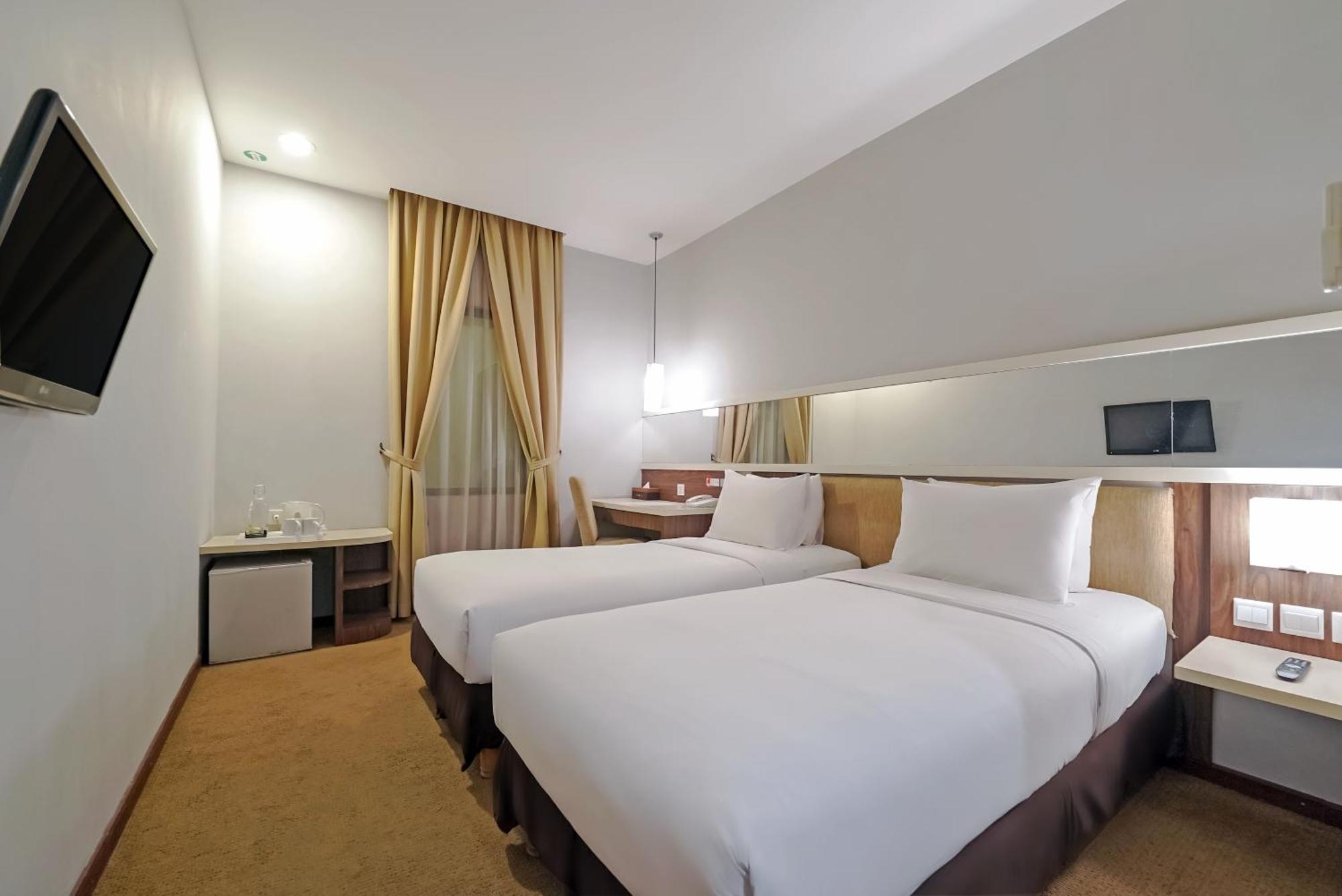 Tjokro Hotel Klaten Ngoại thất bức ảnh