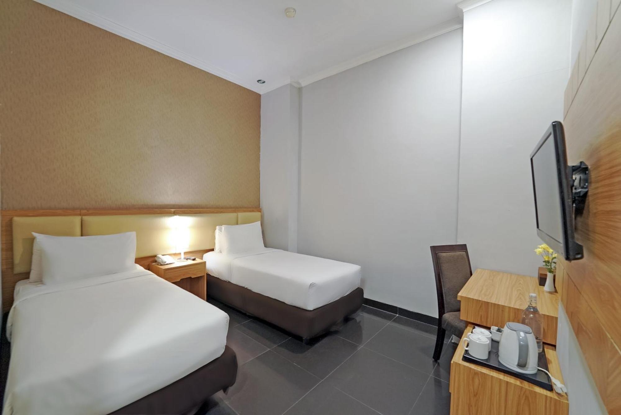 Tjokro Hotel Klaten Ngoại thất bức ảnh