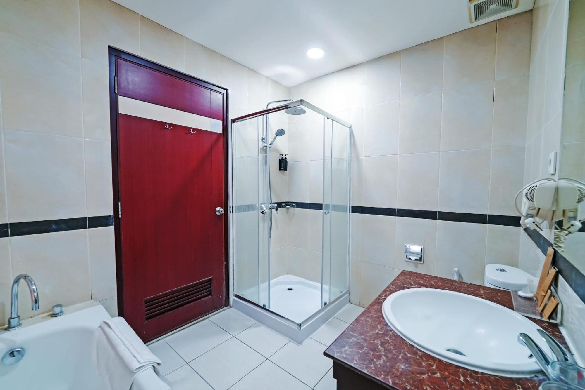 Tjokro Hotel Klaten Ngoại thất bức ảnh