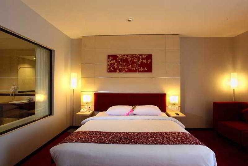 Tjokro Hotel Klaten Ngoại thất bức ảnh