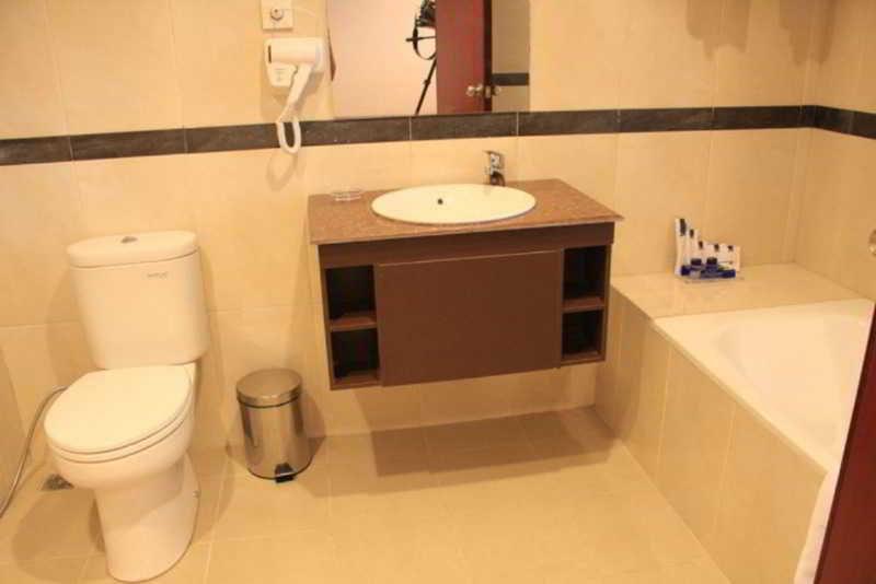 Tjokro Hotel Klaten Ngoại thất bức ảnh