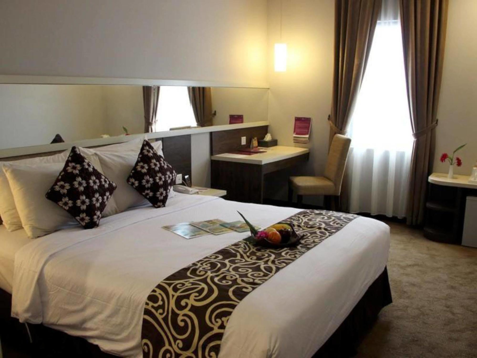 Tjokro Hotel Klaten Ngoại thất bức ảnh