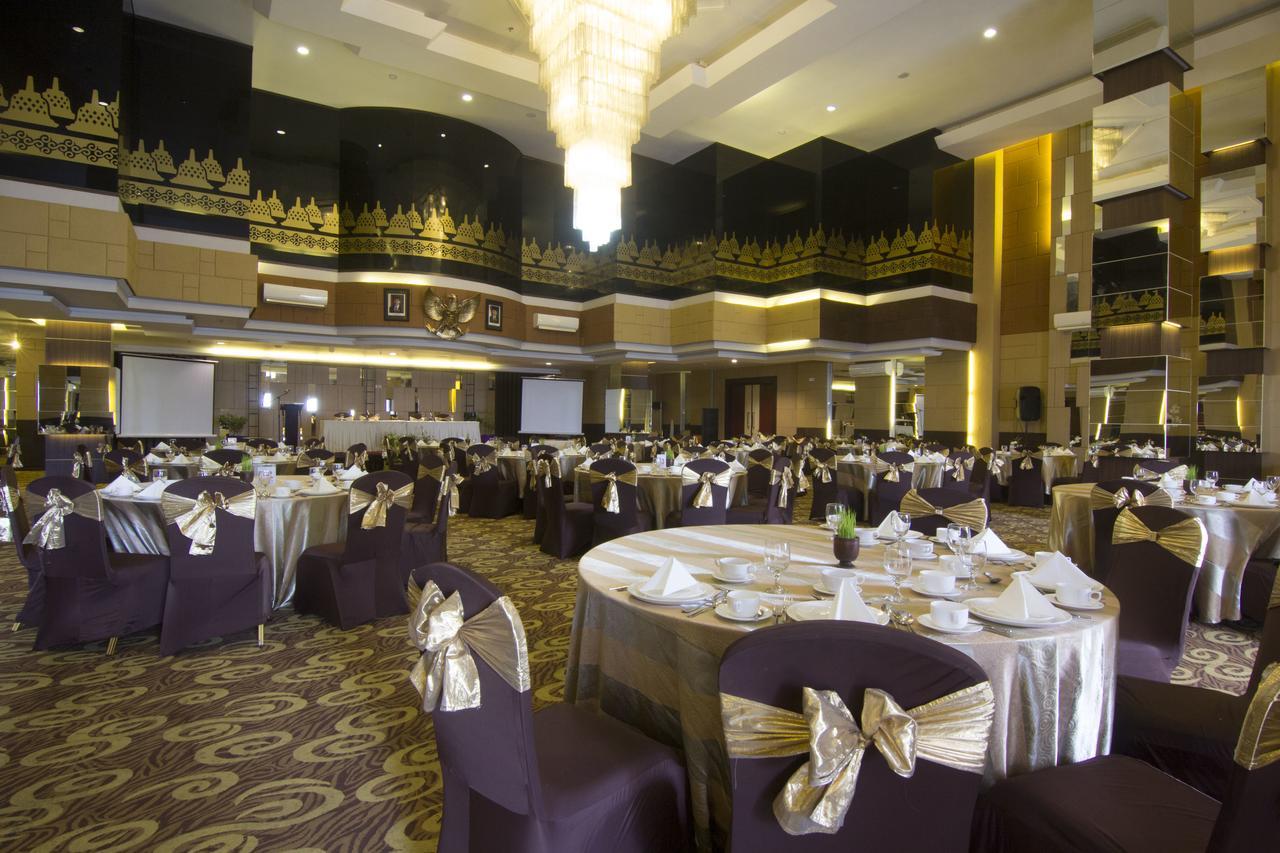 Tjokro Hotel Klaten Ngoại thất bức ảnh